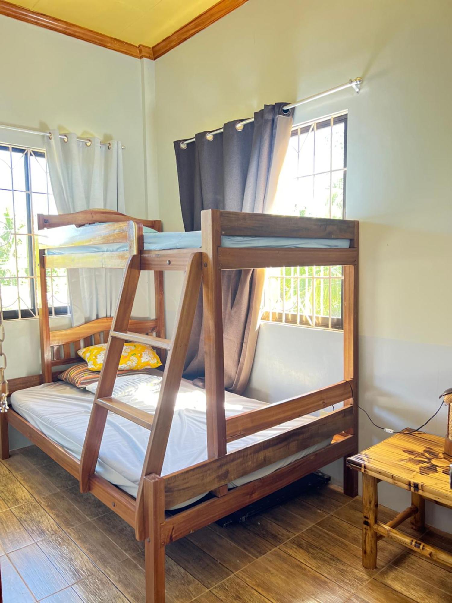 Chateau La Princesa With Cozy Garden & Bar Puerto Princesa Екстер'єр фото